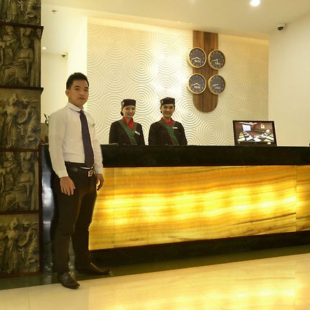 Eurotel Vivaldi Araneta Quezon City Buitenkant foto