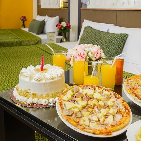 Eurotel Vivaldi Araneta Quezon City Buitenkant foto