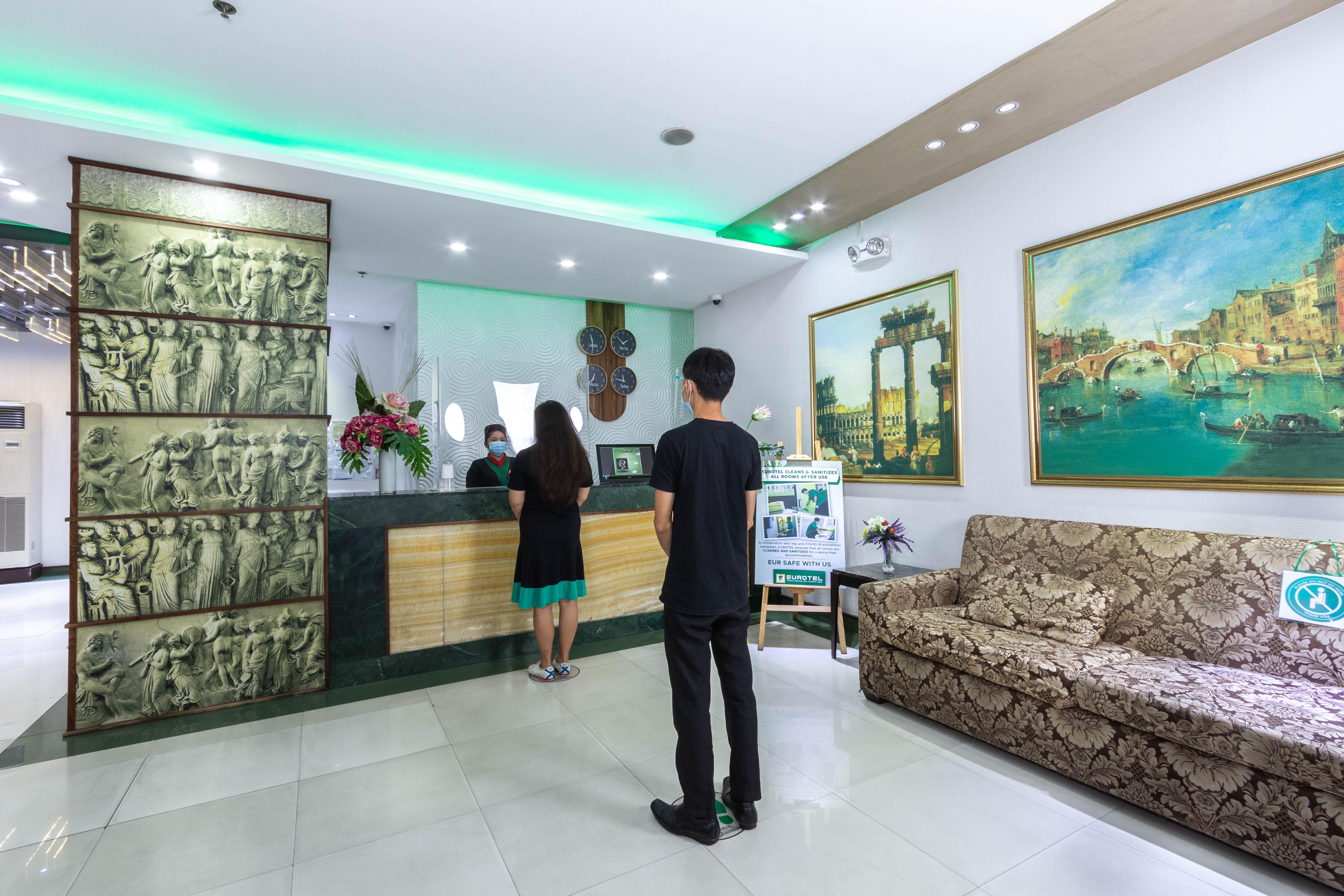 Eurotel Vivaldi Araneta Quezon City Buitenkant foto