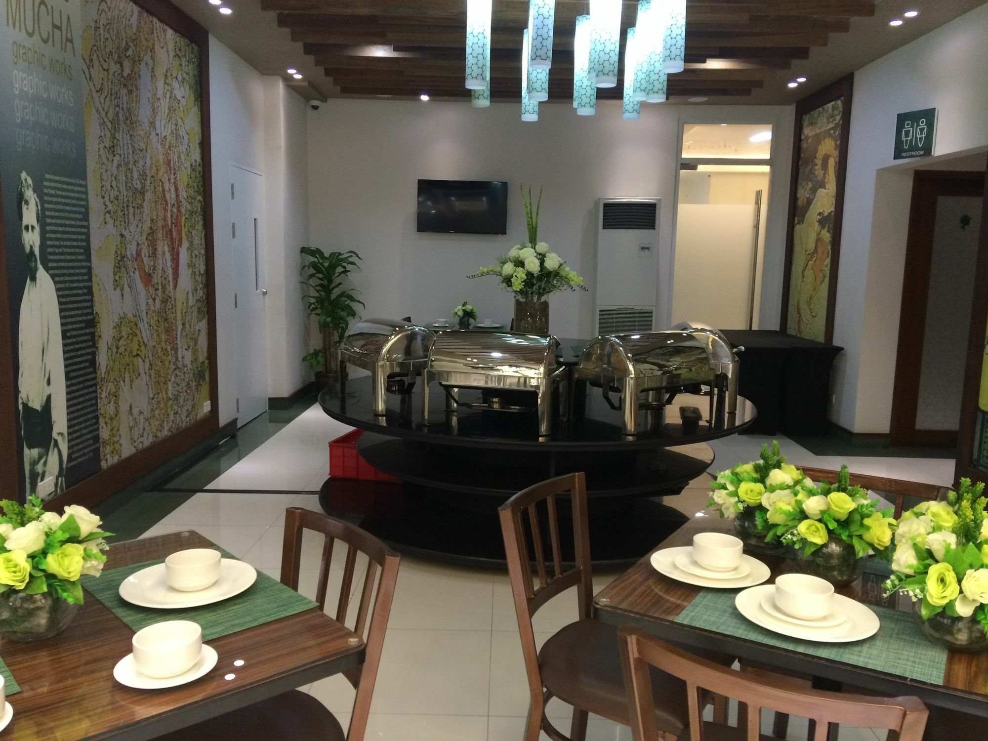 Eurotel Vivaldi Araneta Quezon City Buitenkant foto
